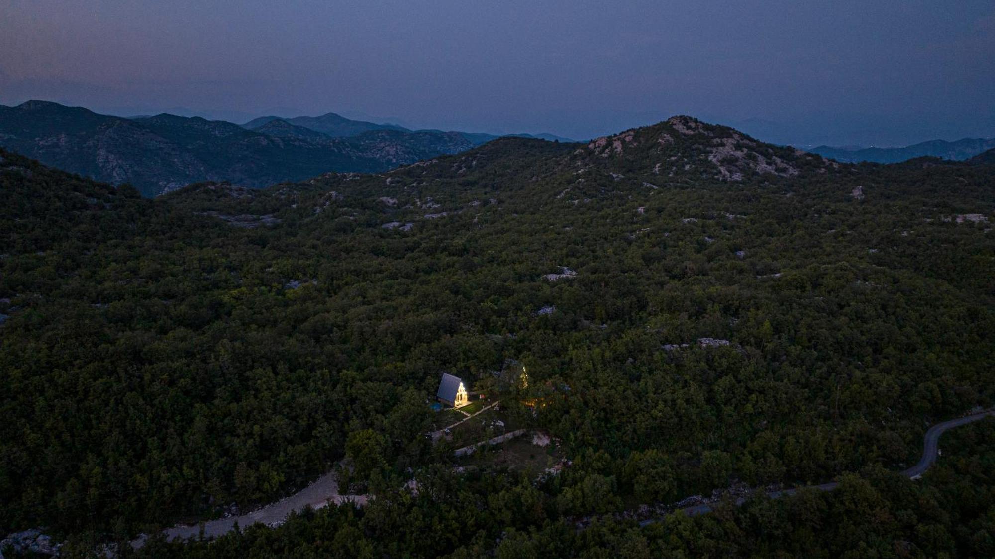Vukova Dolina Vikendica Cetinje